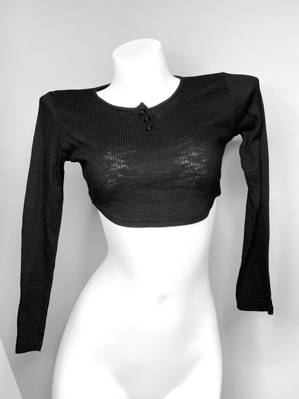 Black Ribbed Long-Sleeve Cropped Top